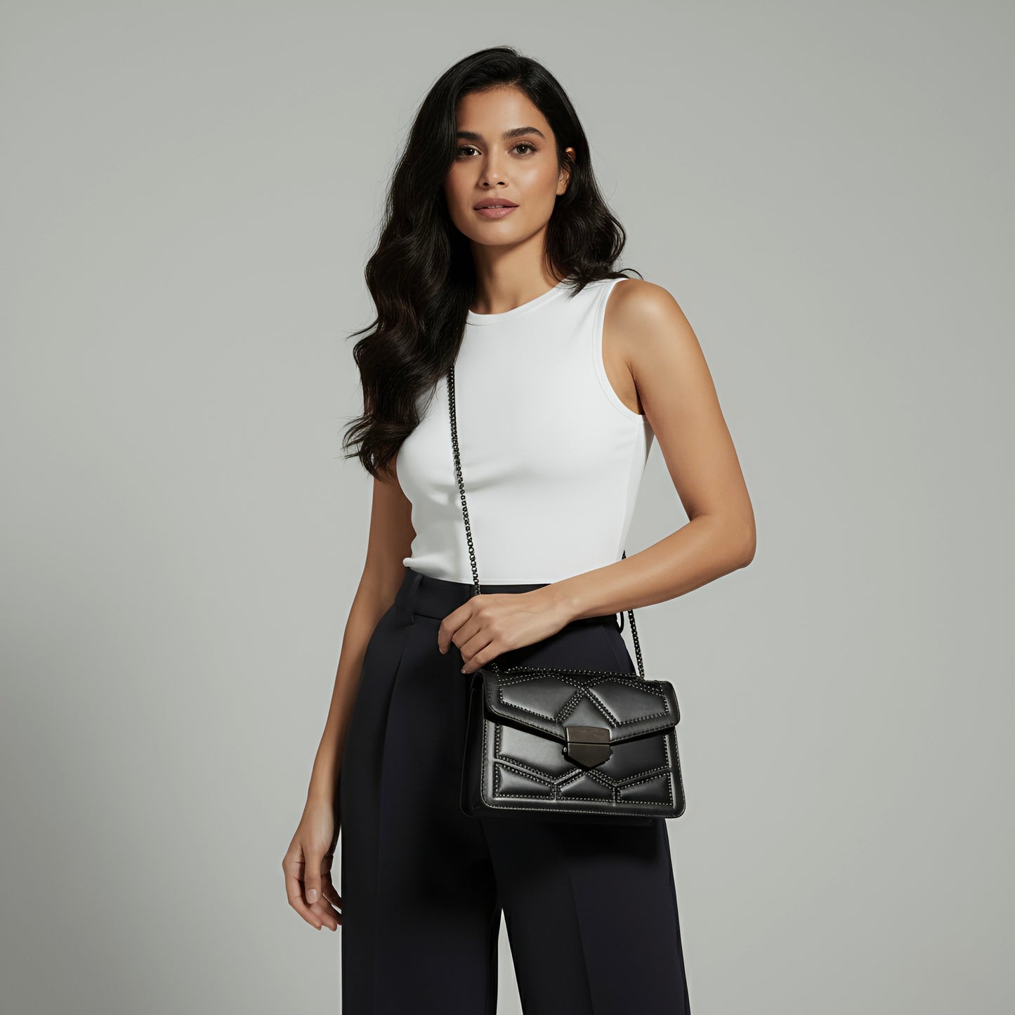 Sac bandoulière Elegant Aura – Chaîne chic & cuir luxueux | Rotta