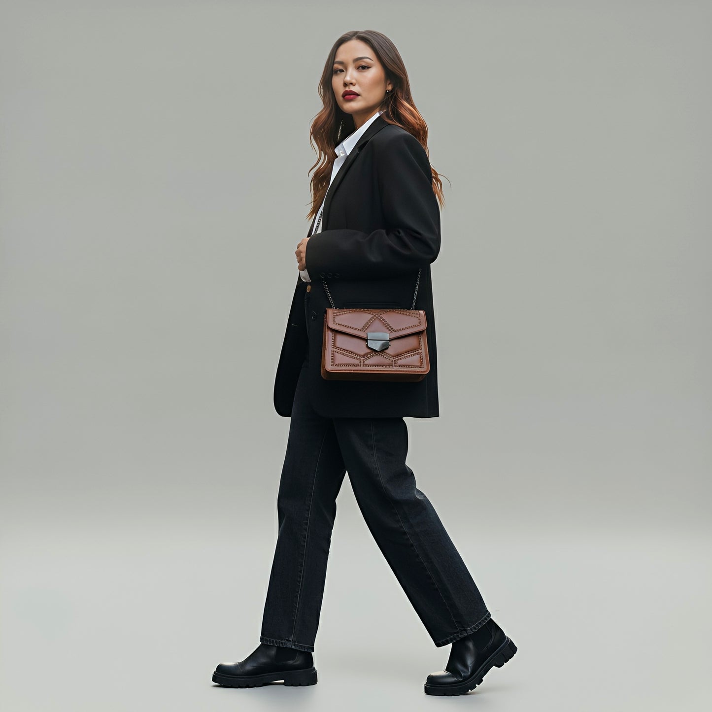 Sac bandoulière Elegant Aura – Chaîne chic & cuir luxueux | Rotta