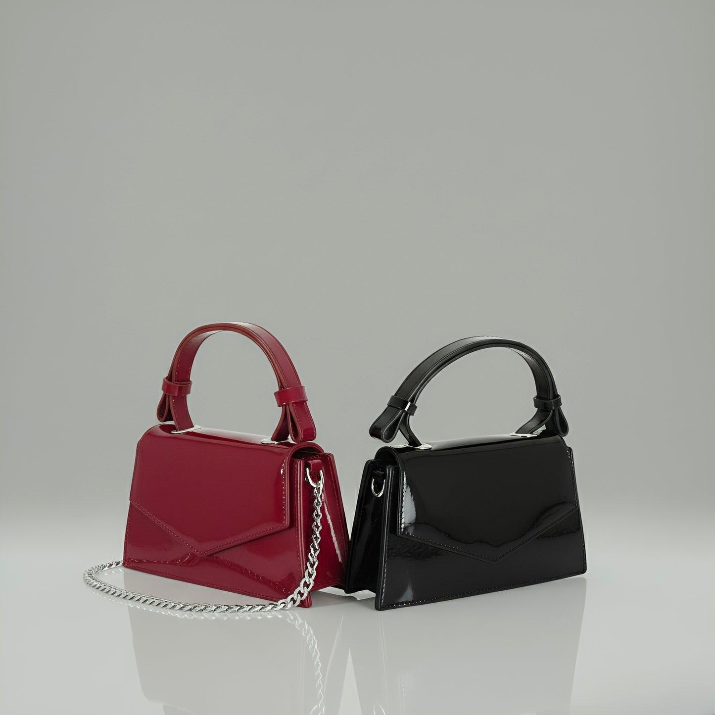 CHERRY - Mini sac bandoulière en cuir brillant et chic - Rouge cerise et noir