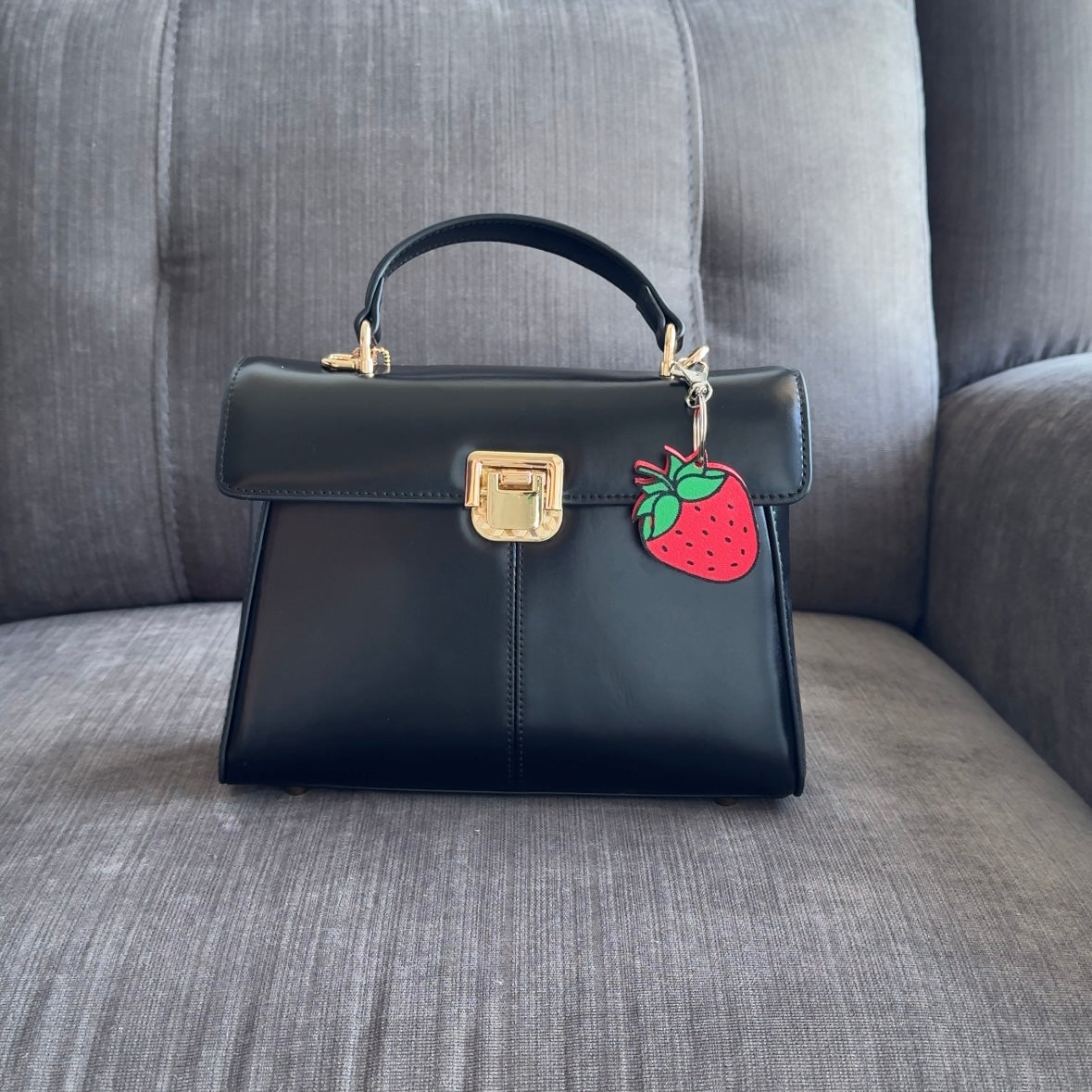 Strawberry NFC Bag Charm & Keychain– Customizable Smart Accessory