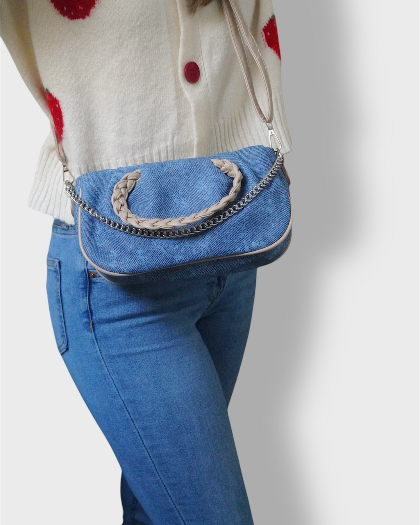 AVA - Sac bandoulière en jean avec détails en chaîne