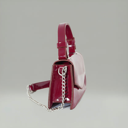 CHERRY - Mini sac bandoulière en cuir brillant et chic - Rouge cerise et noir