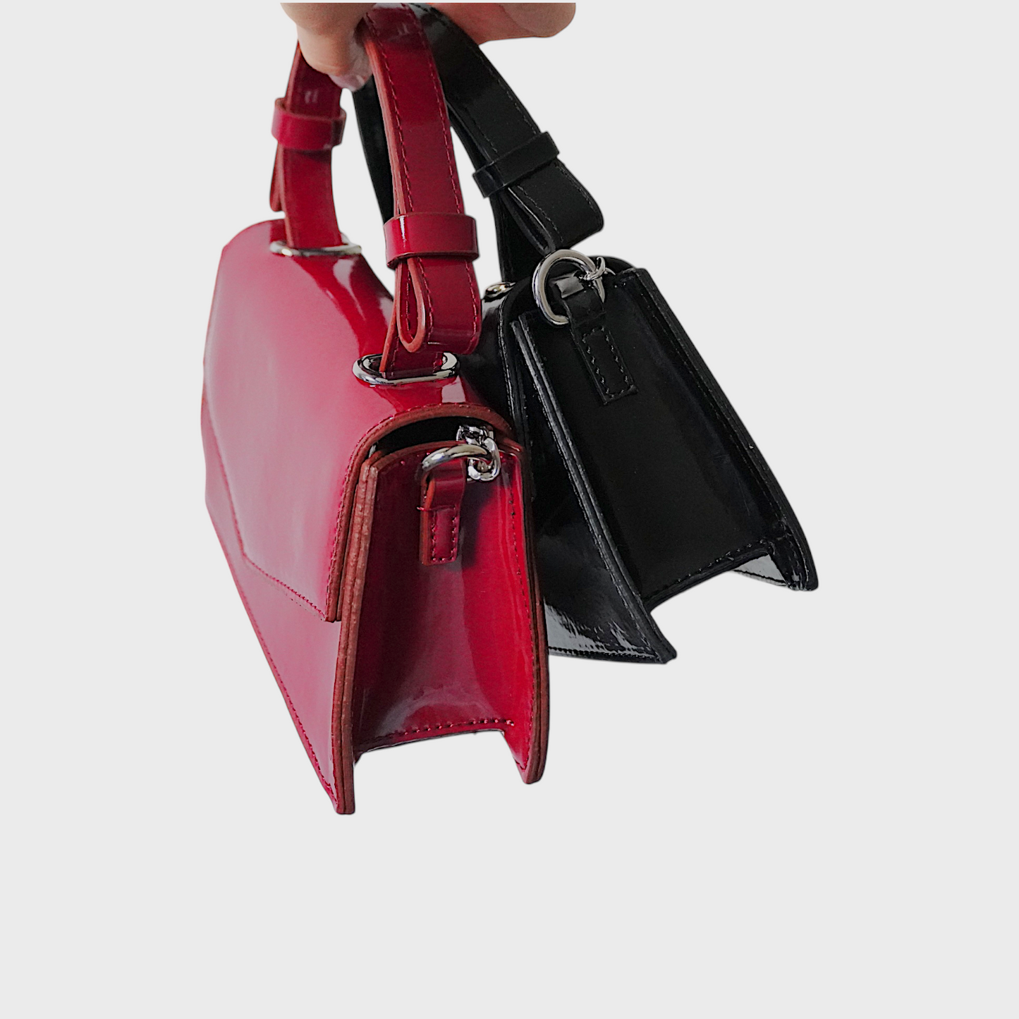 CHERRY - Mini sac bandoulière en cuir brillant et chic - Rouge cerise et noir